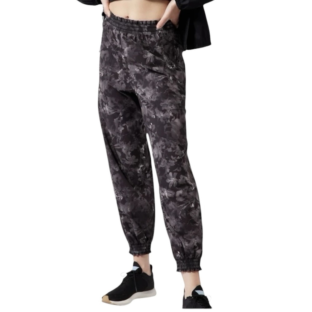 ATHLETA Savannah Jogger Pants sz 12P Black Gray Floral Lightweight Athleisure